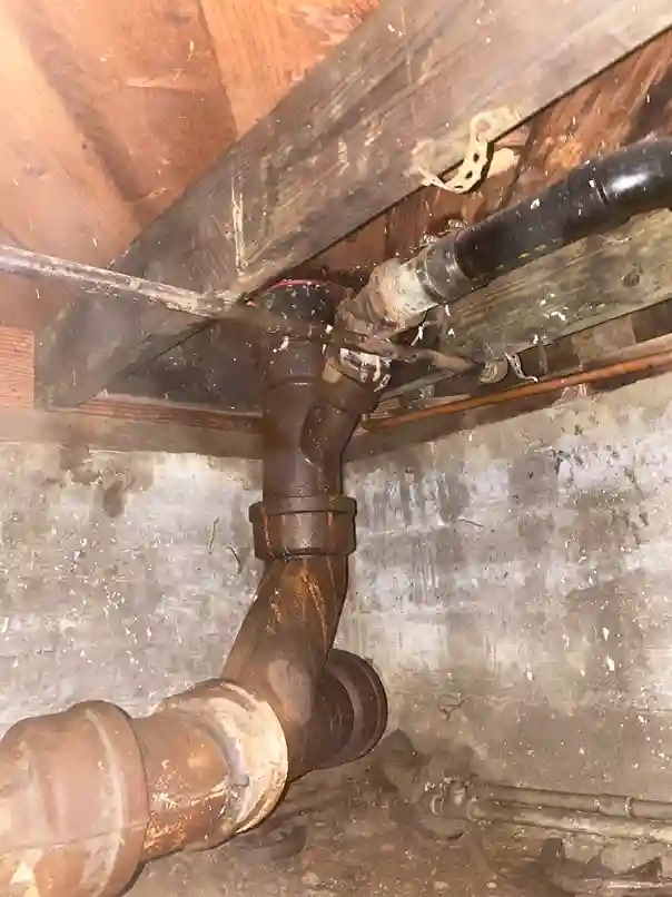 Checking pvc pipes for drainage clearing - Drain cleaning in Mission Hills