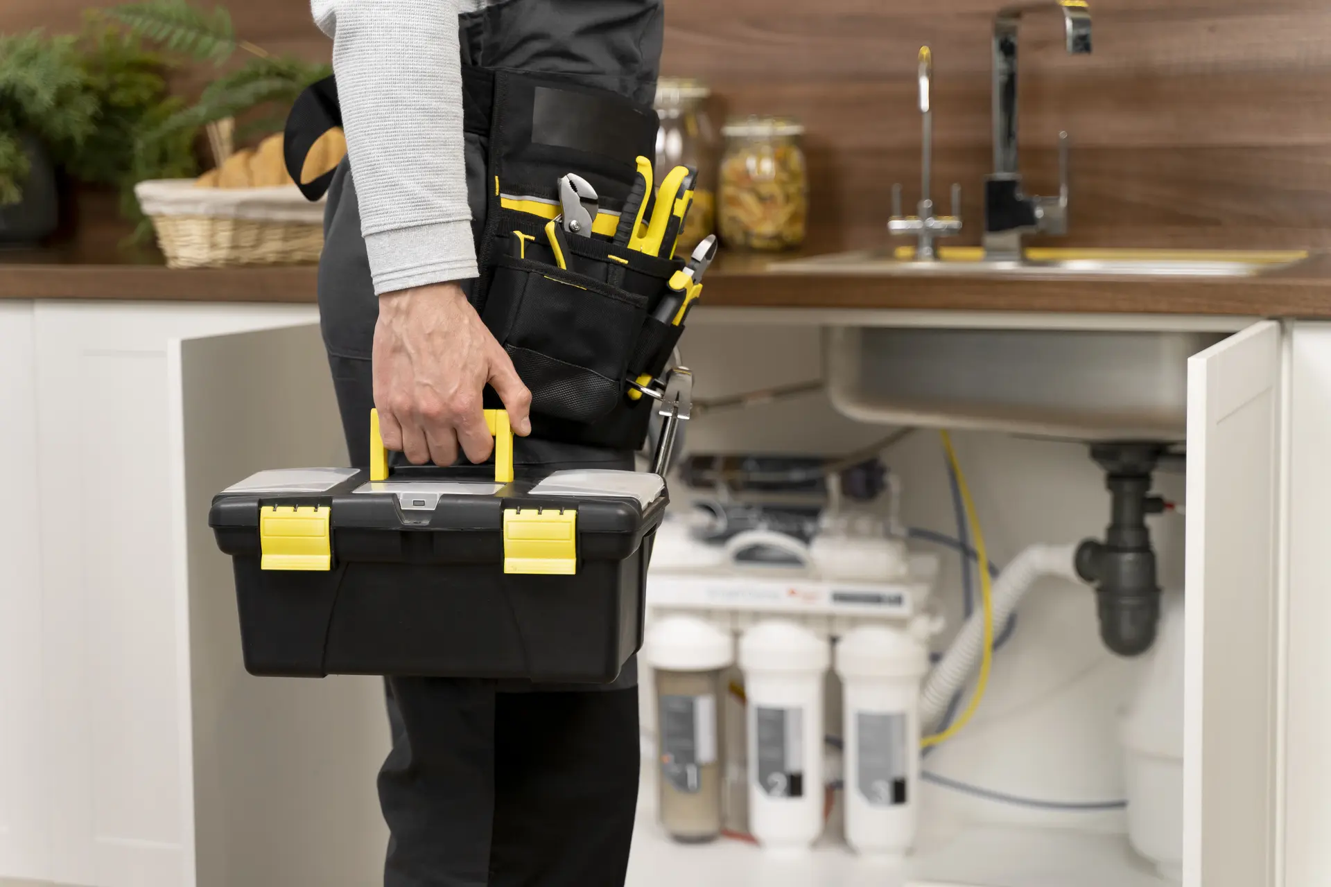professional performing drain cleaning for a house in Tujunga